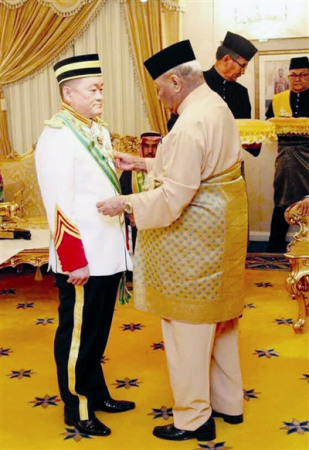 2015年，刘为强受封拿督斯里勋衔。