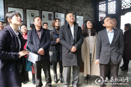王铁夫一行考察铎山镇谢冰莹故居侨务文化交流基地 王铁夫一行考察铎山镇谢冰莹故居侨务文化交流基地