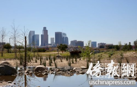 中国城“玉米田”的改造工程即将完工，图为洛杉矶加州历史公园雏形。（美国《侨报》/邱晨 摄）