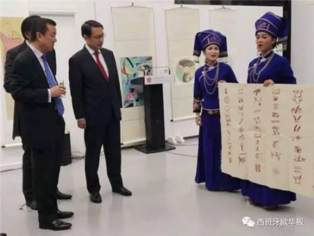 歌手根据符号唱出动人情歌 歌手根据符号唱出动人情歌