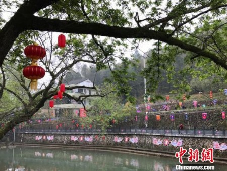 平阳青街充满浓厚畲乡风情 李婷婷 摄