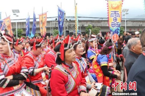 浙江莲都畲家嘉年华欢闹三月三 莲都区委宣传部 摄 浙江莲都畲家嘉年华欢闹三月三 莲都区委宣传部 摄