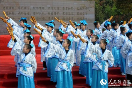 武汉举办知音文化寻根祭祀华侨华人共祭楚隐贤钟子期。