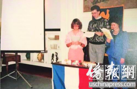 1986年沈佩君在西弗吉尼亚大学留学时做法语课助教。(美国《侨报》/管黎明 摄) 1986年沈佩君在西弗吉尼亚大学留学时做法语课助教。(美国《侨报》/管黎明 摄)