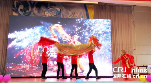 中国学生的《舞龙》节目 中国学生的《舞龙》节目