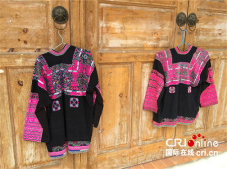 红瑶服饰。 红瑶服饰。