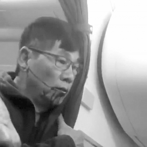 在美联航航班上遭遇暴力对待的陶大伟。 在美联航航班上遭遇暴力对待的陶大伟。