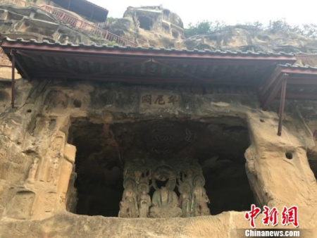 广元千佛崖造像龛窟。周夏 摄 广元千佛崖造像龛窟。周夏 摄