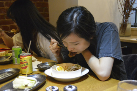 便当是华裔民众爱点的菜。(美国《世界日报》/俞姝含 摄