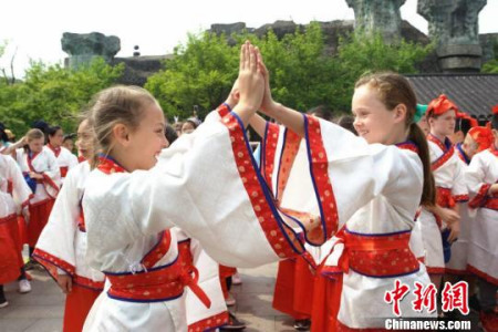 中澳小学生相约常州春秋研学之旅感受中华文化