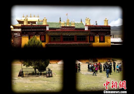 华文媒体记者们在惠远寺了解寺庙历史文化。　刘忠俊 摄