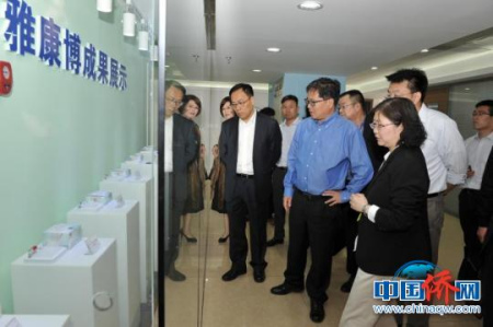 浙江省侨商会科创委考察浙江清华长三角研究院。陈谋荃 摄 浙江省侨商会科创委考察浙江清华长三角研究院。陈谋荃 摄