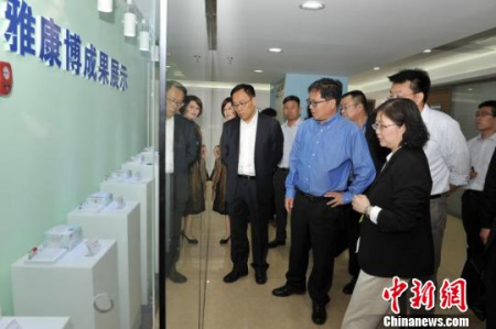浙江省侨商会科创委考察浙江清华长三角研究院。陈谋荃 摄 浙江省侨商会科创委考察浙江清华长三角研究院。陈谋荃 摄