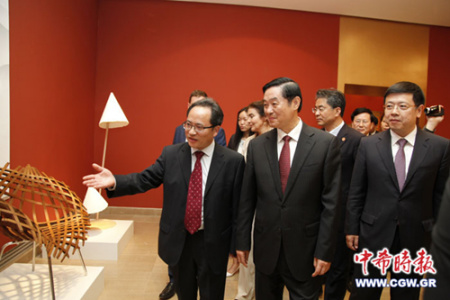 “杭州传统工艺创新展”亮相希腊。(希腊《中希时报》/王洪普 摄) “杭州传统工艺创新展”亮相希腊。(希腊《中希时报》/王洪普 摄)