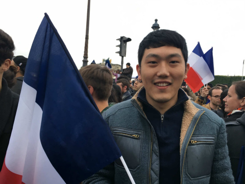 一位华二代在活动现场。(法国《欧洲时报》/孔帆 摄) 一位华二代在活动现场。(法国《欧洲时报》/孔帆 摄)