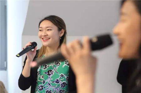 往届获奖选手于露昕、朱德颖的现场演绎 往届获奖选手于露昕、朱德颖的现场演绎