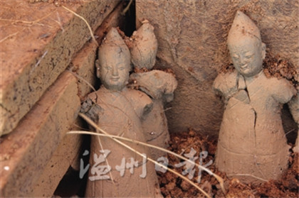 乐清峡门明墓出土的泥俑。 乐清峡门明墓出土的泥俑。