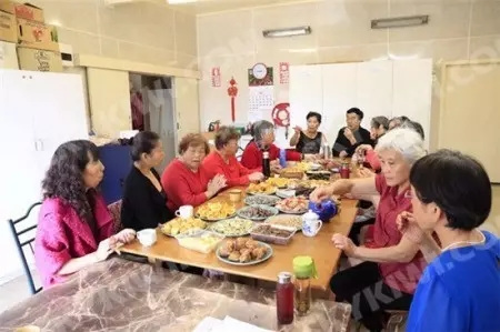 新西兰“候鸟妈妈”们每月聚在一起聊家常 新西兰“候鸟妈妈”们每月聚在一起聊家常