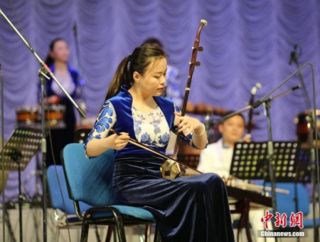1月10日，2017“欢乐春节”暨中国春节民族音乐会在哈萨克斯坦首都阿斯塔纳举行，受到当地民众欢迎。<a target='_blank' href='http://www.chinanews.com/'>中新社</a>记者 文龙杰 摄