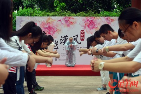2017年5月14日，第二届“南越汉风文化节”开幕，“南越记忆”长袖舞表演。记者 林桂炎 摄