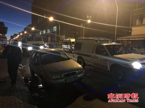 南非布隆方丹市爆发骚乱 多家中国店铺受波及(图) 南非布隆方丹市爆发骚乱 多家中国店铺受波及(图)
