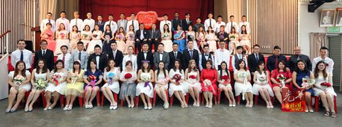 34对新人选在怡保中国精武体育会举行集体注册结婚，