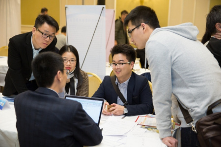 洽谈会进行中。 洽谈会进行中。