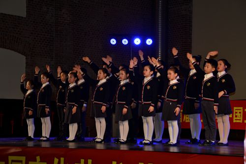 中意国际学校合唱团 《感恩的心》 