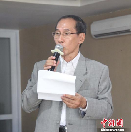 图为华侨大学雅加达校友会会长刘新华致辞。林永传 摄