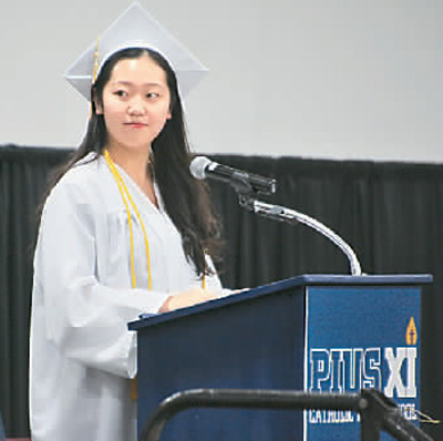沈丹亚婷代表国际学生讲话 沈丹亚婷代表国际学生讲话