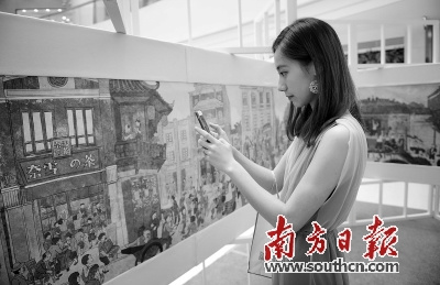 12米长的《霸气西关图》作品在广州万菱汇展出，勾起了“老广”的回忆。南方日报记者 肖雄 摄