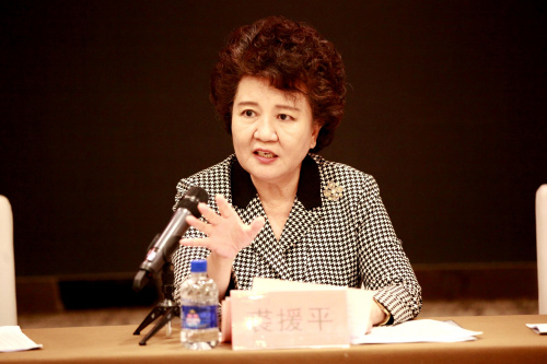 中国国务院侨办主任裘援平出席结业式并发表讲话 贾广超摄 中国国务院侨办主任裘援平出席结业式并发表讲话 贾广超摄