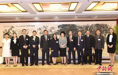 7月5日,中国国务院侨办主任裘援平在北京会见旅美中国科学家工程师专业人士协会回国考察团一行。 <a target='_blank' href='http://www.chinanews.com/'>中新社</a>记者 张勤 摄 7月5日,中国国务院侨办主任裘援平在北京会见旅美中国科学家工程师专业人士协会回国考察团一行。 <a target='_blank' href='http://www.chinanews.com/'>中新社</a>记者 张勤 摄