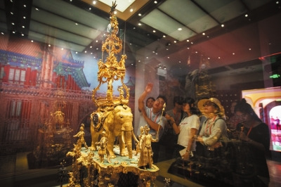  故宫鼓浪屿外国文物馆入驻救世医院旧址，展出200多件珍贵的西洋文物。