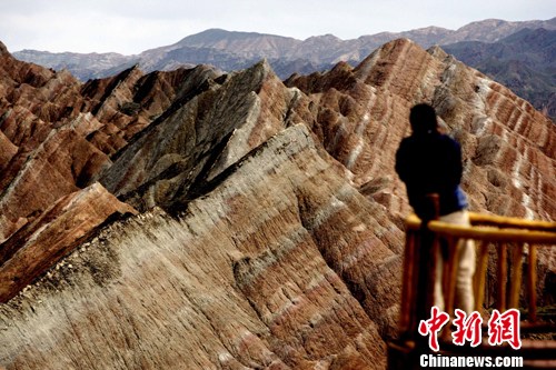 资料图:甘肃丹霞地貌。(图片来源:<a target='_blank' href='http://www.chinanews.com/'>中新社</a>发 张宇 摄) 资料图:甘肃丹霞地貌。(图片来源:<a target='_blank' href='http://www.chinanews.com/'>中新社</a>发 张宇 摄)