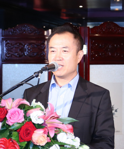 李成元代表中国驻法使馆领事部对代表团表示欢迎。 李成元代表中国驻法使馆领事部对代表团表示欢迎。