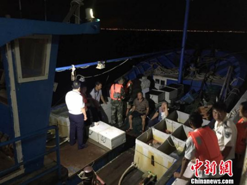 福建晋江“网格化”综合管控渔船 确保海上生产安全有序。　潘志荣 摄