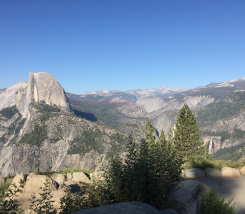 优胜美地著名 Half Dome。（杨秋生提供）