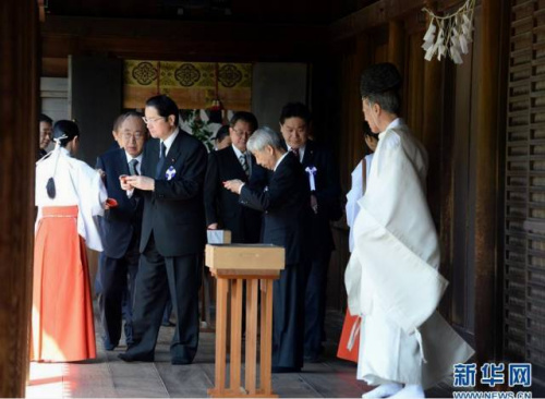 日本国会议员参拜靖国神社