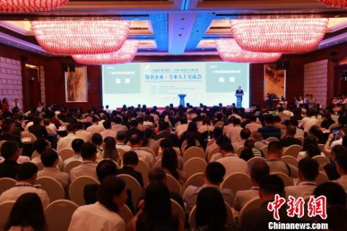 2016年9月,“汇商聚智携手圆梦——共建21世纪海上丝绸之路活动”期间举办知名企业·专业人士交流会。资料图 2016年9月,“汇商聚智携手圆梦——共建21世纪海上丝绸之路活动”期间举办知名企业·专业人士交流会。资料图