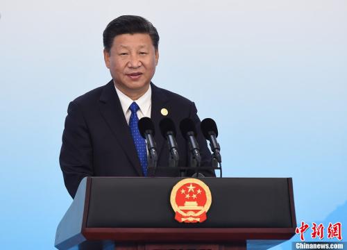 9月5日，中国国家主席习近平在厦门国际会议中心会见中外记者，介绍金砖国家领导人第九次会晤和新兴市场国家与发展中国家对话会情况。<a target='_blank' href='http://www.chinanews.com/'>中新社</a>记者 侯宇 摄