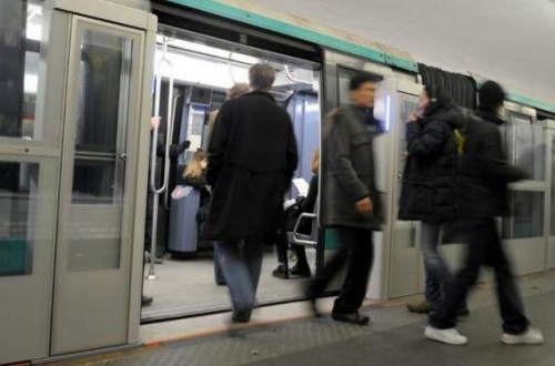 巴黎地铁9号线是这个家族活动猖獗地点之一(西班牙欧浪网)