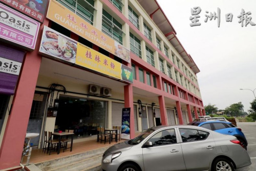 位于阿亦布爹二路的桂林米粉营业两个月来,吸引了不少中国和本地顾客的光顾。(马来西亚《星洲日报》) 位于阿亦布爹二路的桂林米粉营业两个月来,吸引了不少中国和本地顾客的光顾。(马来西亚《星洲日报》)