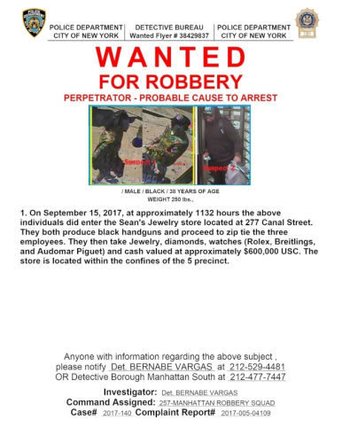 警方公布华埠坚尼路珠宝店抢劫嫌犯照片。(美国《世界日报》/警方提供) 警方公布华埠坚尼路珠宝店抢劫嫌犯照片。(美国《世界日报》/警方提供)