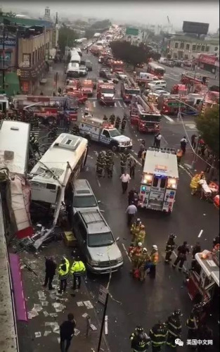 事发后缅街和北方大道大面积封路,公车和其余车辆改道,造成长时间交通拥堵。(美国中文网) 事发后缅街和北方大道大面积封路,公车和其余车辆改道,造成长时间交通拥堵。(美国中文网)