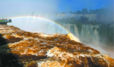 巴西伊瓜苏大瀑布。