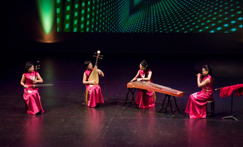 中国乐器演绎的澳洲人耳熟能详的摇滚曲。 中国乐器演绎的澳洲人耳熟能详的摇滚曲。