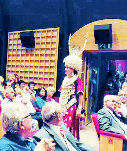 多彩贵州非物质文化遗产展演团带来的“音韵贵州·贵州传统歌舞展演”。