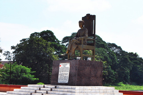 缅甸国父昂山将军雕像。