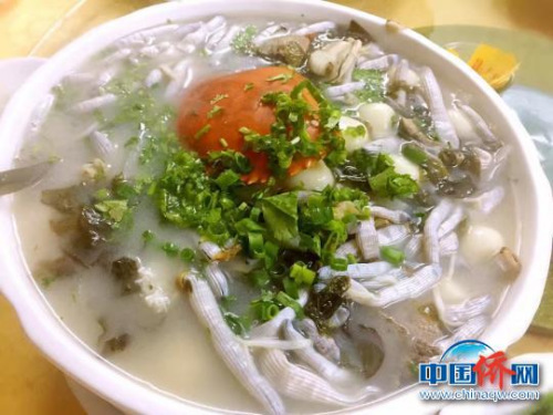台山咸汤圆,蟹、泥虫、海虾、生蚝等海鲜入料 李晓春 摄 台山咸汤圆,蟹、泥虫、海虾、生蚝等海鲜入料 李晓春 摄